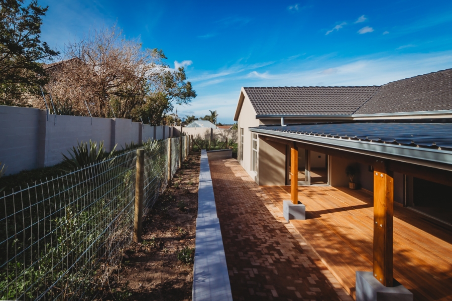 4 Bedroom Property for Sale in Blanco Western Cape